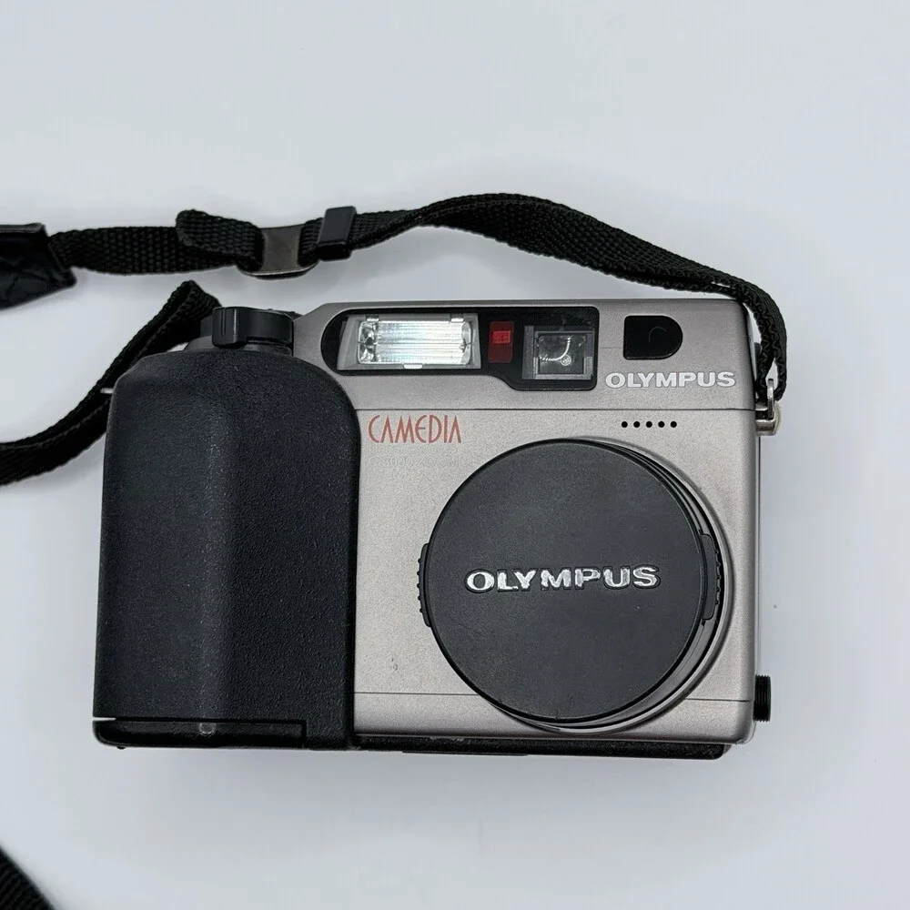 Olympus CAMEDIA C-3000 Zoom 3.3MP Digital Camera